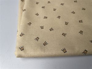 Patchwork stof (prøvetryk) - små fine kroner på gullig nude bund, 275 cm